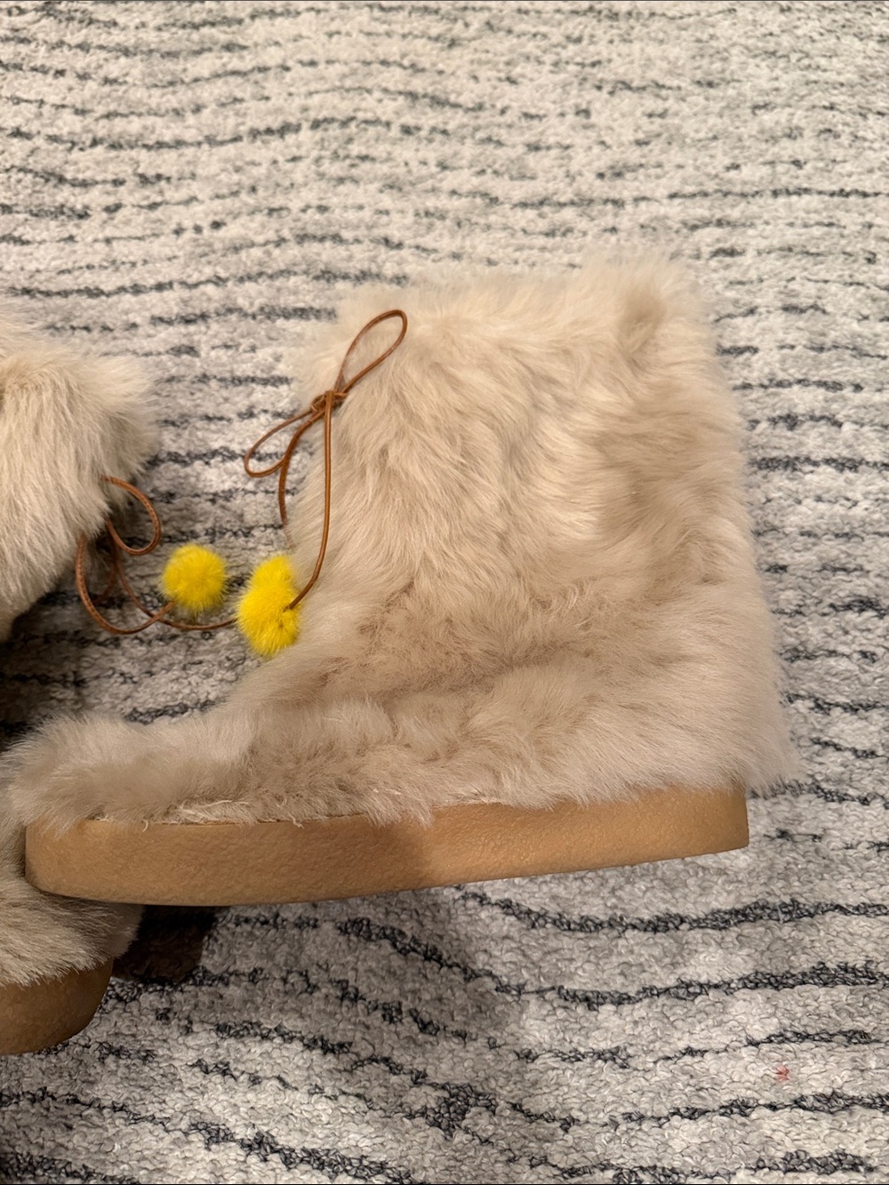 kate spade Beige Faux-Fur Ankle Boots with Yellow Pom-Poms size 7 - Picture 10 of 10